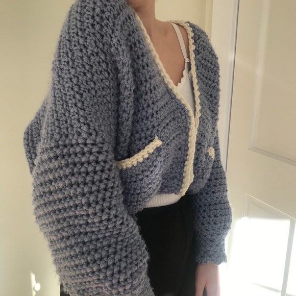 Handmade balloon-sleeve cardigan - Picture 2 of 4